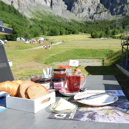 Campingplatz Mit Restaurant & Sportarena Leukerbad Exterior photo